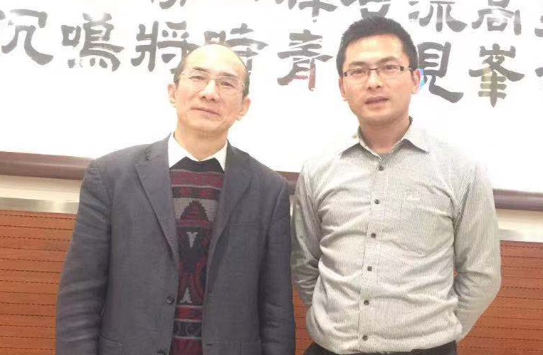 國(guó)家投資項(xiàng)目評(píng)審中心副主任黃陽發(fā)與潘總合影